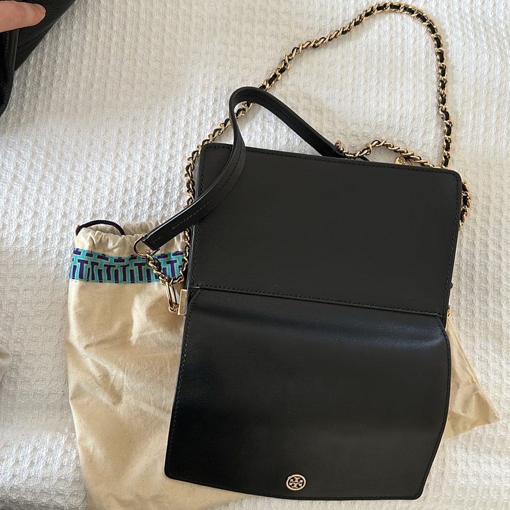 Tory Burch black leather crossbody - Picture 4 of 10